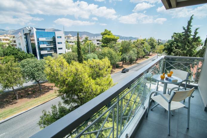 Balcony_with_City_View